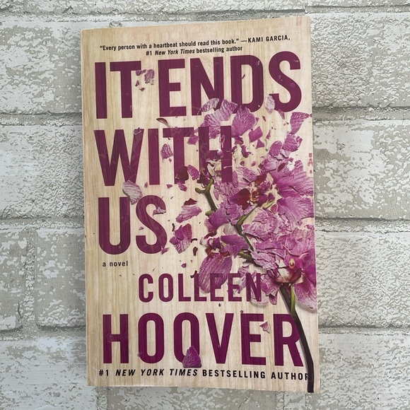 It ends with us book by colleen hoover - Picture 8 of 13